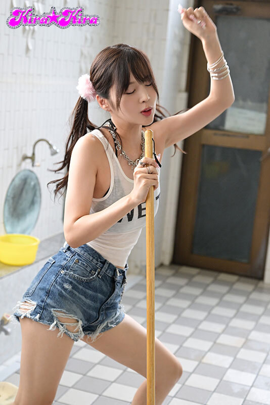 密着洗体手コキで10秒抜きしてくれると噂の銭湯看板娘～おやじチ○ポぶっこヌキギャル銭湯～ 新井リマ