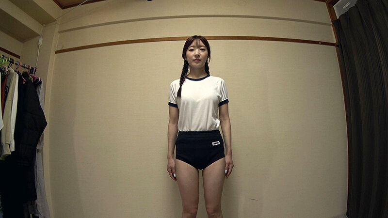 神乃るな ムチムチ美尻 神ブルマ 美少女やぽっちゃり娘らにピチピチブルマ＆体操着を着せ、ハミパン、ムレムレワレメを毛穴まで見えるほどの超ドアップ接写！さらに尻コキ、着衣お漏らし放尿やブルマぶっかけ等ブルマ好きに送る完全着衣フェチAV