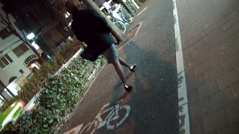 リクルートスーツ女性だけを狙い強●する犯人のレ●プ映像