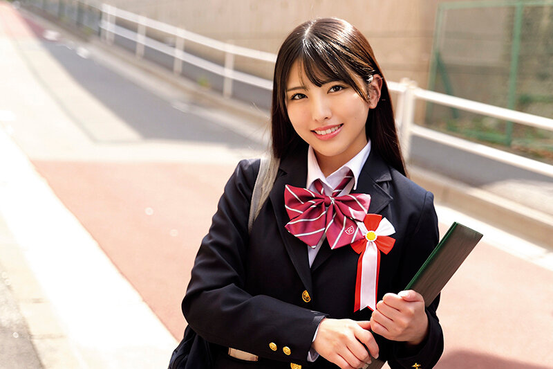 3分前まで女子〇校生！～2026年～卒業式直後に思い出の制服に初めての大量ぶっかけ！溜まりにたまった濃厚精子をあびせられ汚され全身精子でべっとり！ニオイたつチ〇ポ汁に火照ってそのまま生中出しSEX！！