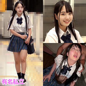 4K高画質で楽しむ！みずほちゃんのパンチラとイラマチオの極上体験