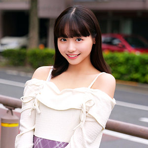 美少女とうかさんの独占配信！スレンダー美乳とナンパの魅力