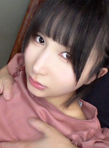 小柄な清楚系女子校生・亜沙美のハイビジョン映像集 – 制服姿の誘惑
