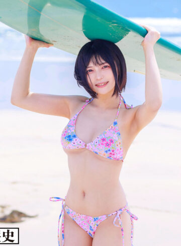 美少女OLゆーみんのハイビジョン独占配信！水着姿と美乳の魅力